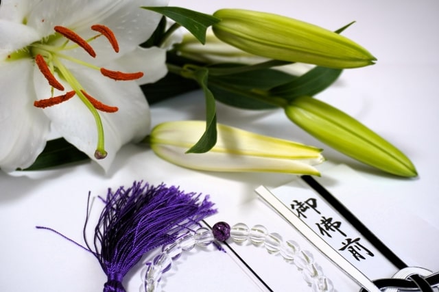 香典と花の画像